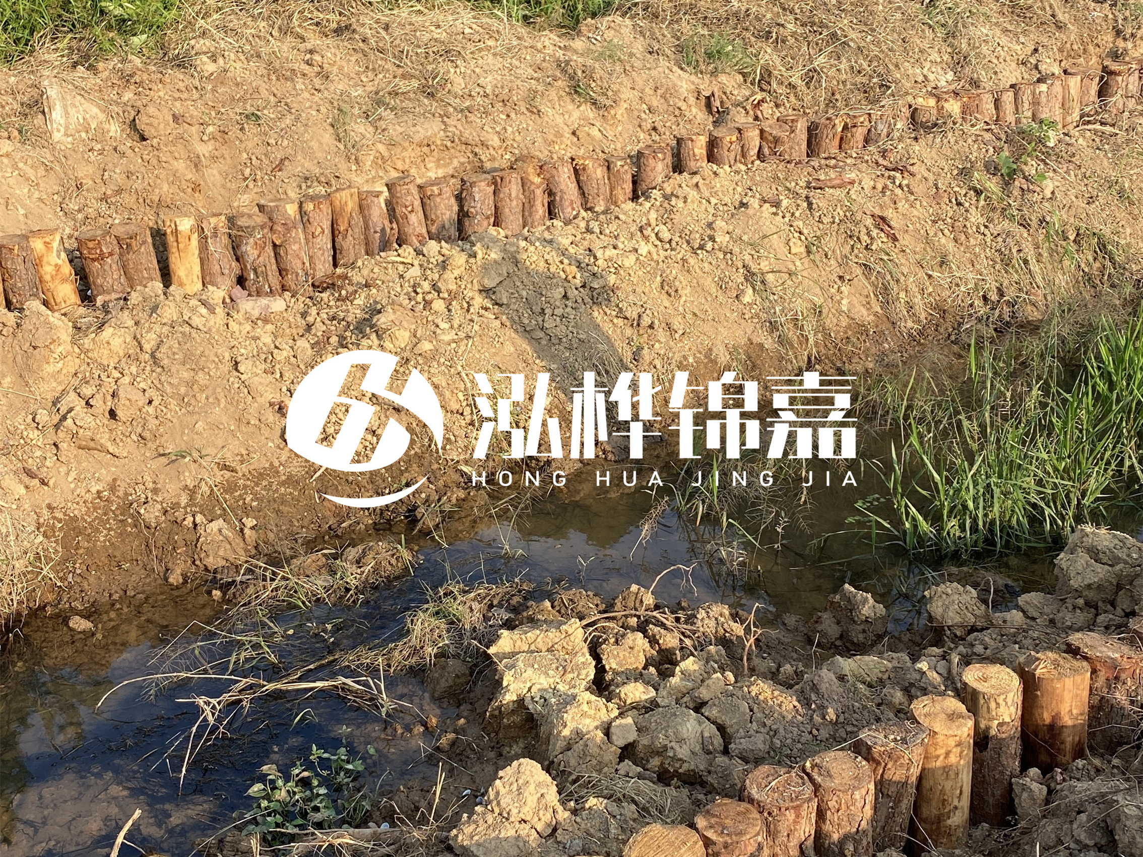 防汛木樁價格中的施工費如何計算?水下打樁和陸地打樁費用差異?