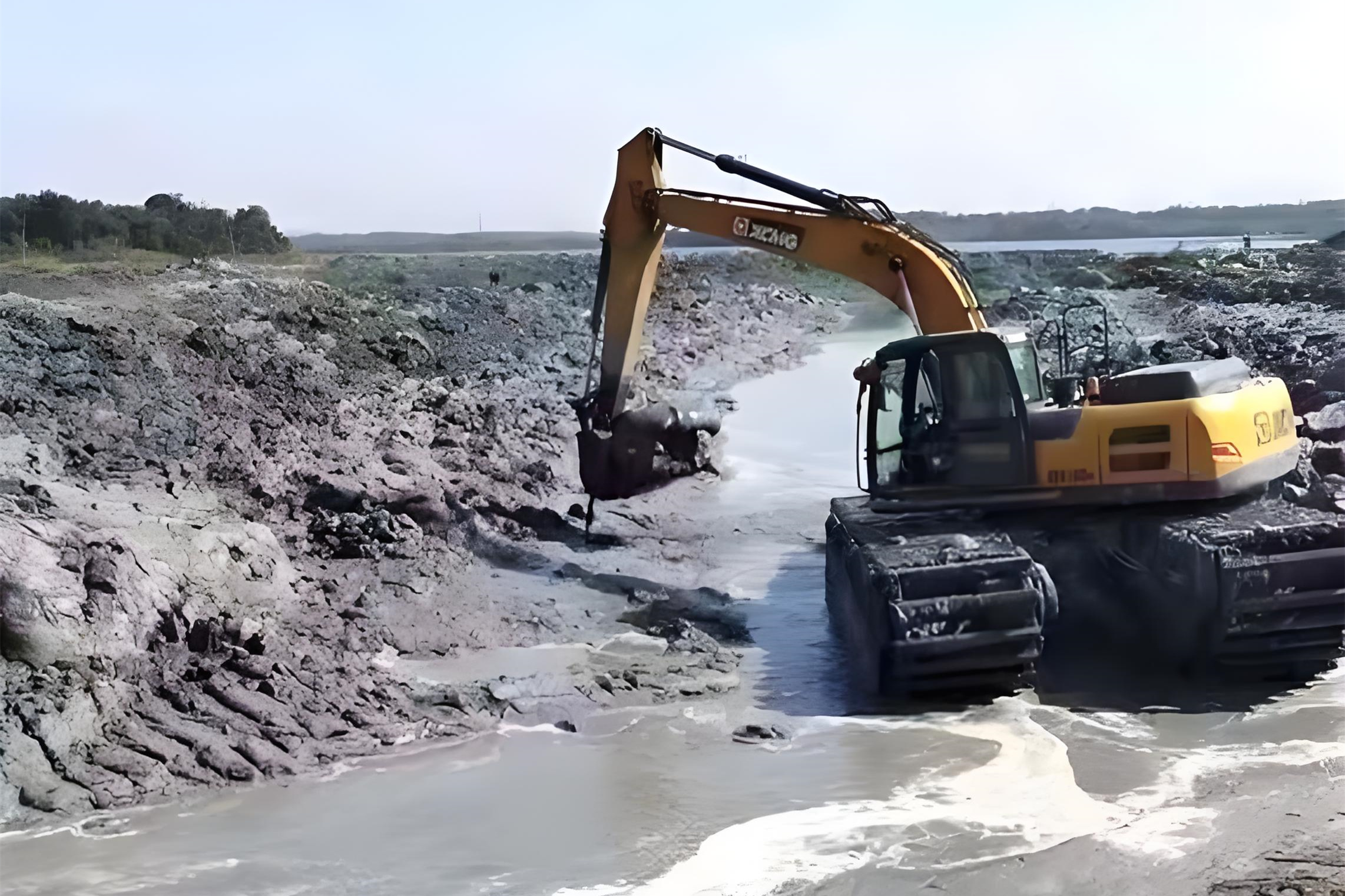 安徽水挖清淤團隊泓樺錦嘉-挖機怎么清理魚塘淤泥？