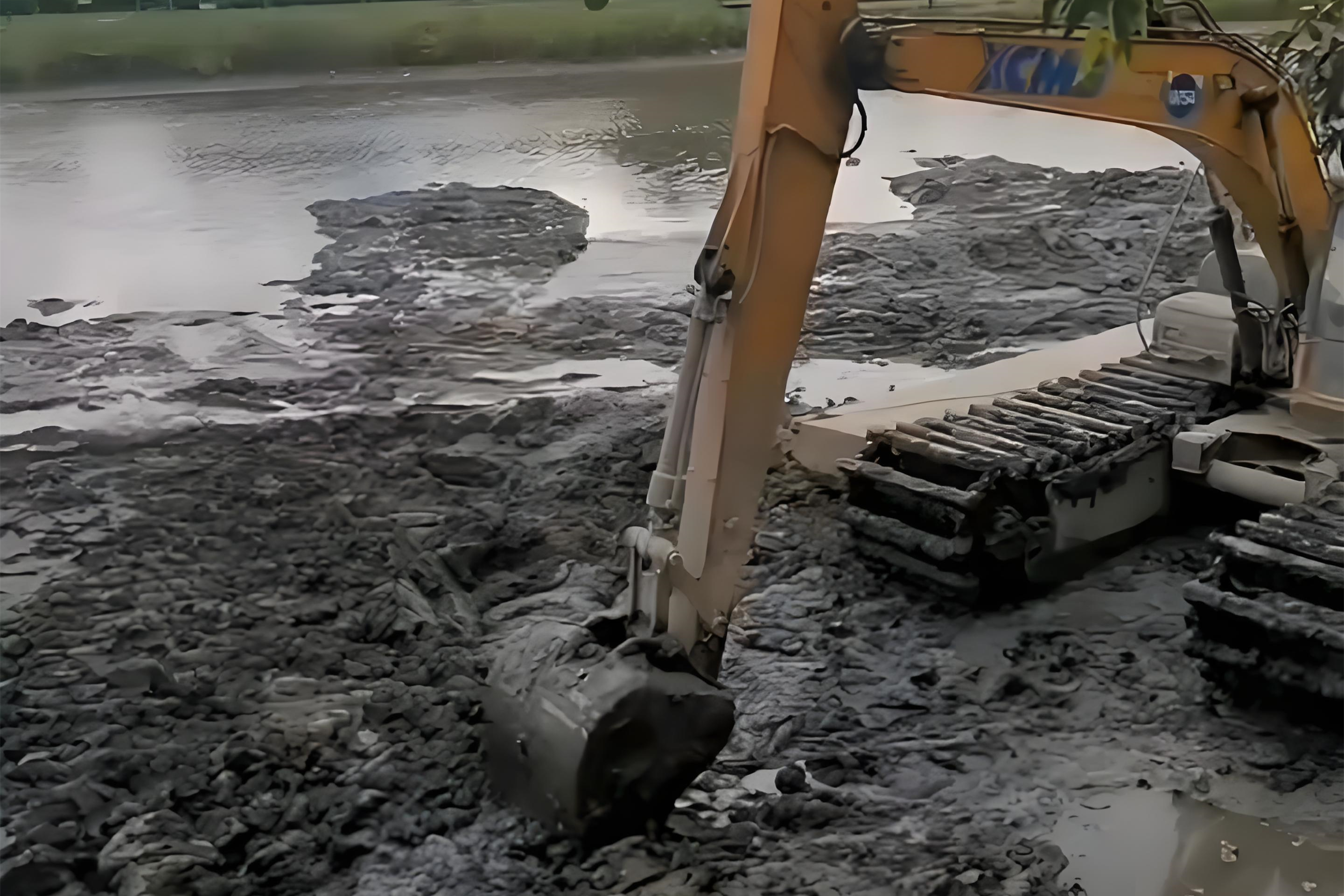 江西水挖清淤團隊泓樺錦嘉-水上挖機清淤要避開汛期嗎？