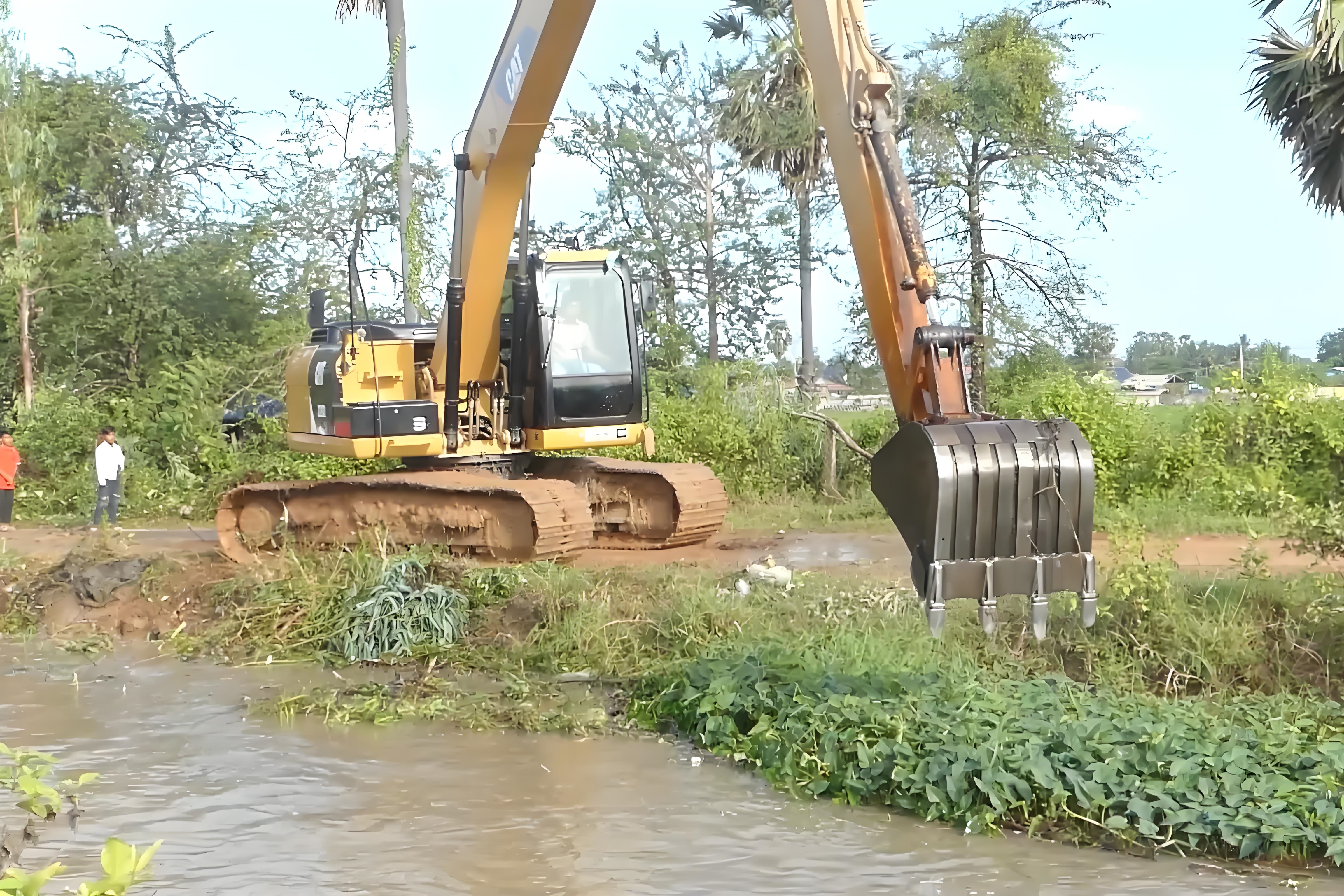 江蘇鹽城挖機清淤施工隊-鄉村溝渠清淤的深度一般是多少？