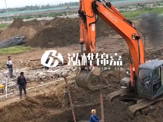 松木樁批發廠家泓樺錦嘉 - 生態河道木樁施工需要注意什么？